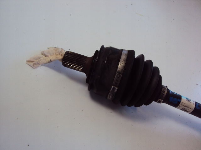 фото №2, Приводной вал левая mercedes gla x156 2.2 cdi 18 r