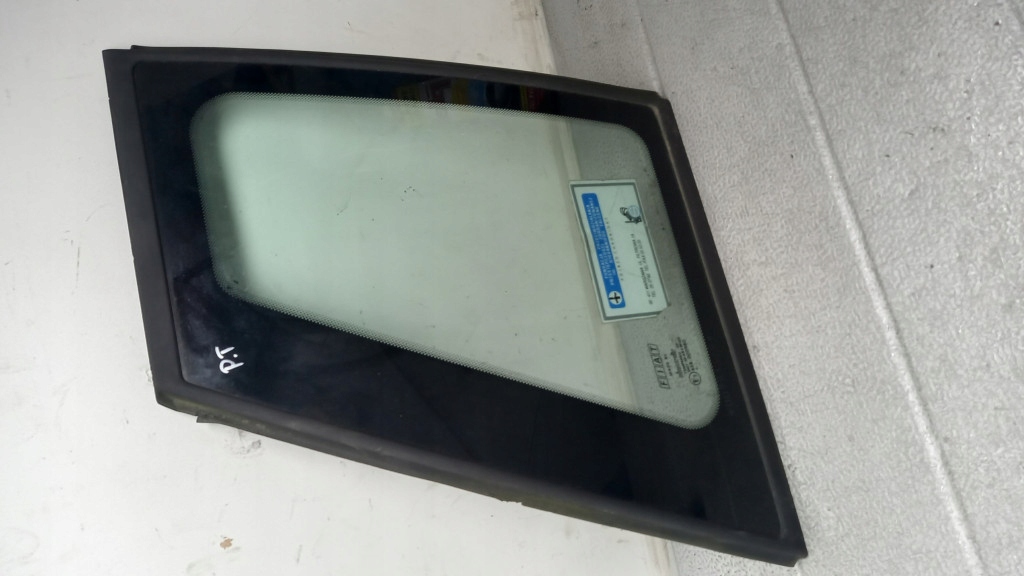 фото №1, Стекло кузовная правая fiat punto i 97r