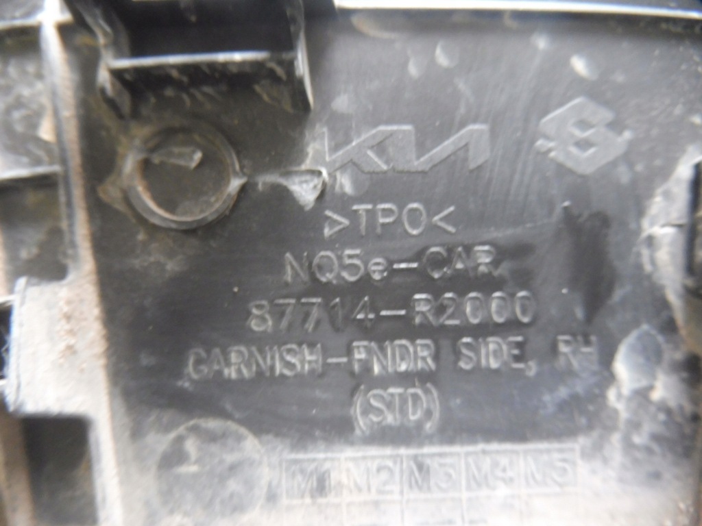 фото №8, Молдинг крыла правый перед 87714-r2000 kia sportage v