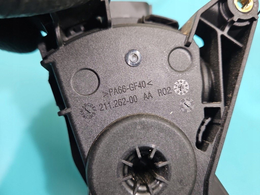 Педаль газу потенціометр dacia duster 2 18- 180108467r 1.6 16v h4m740 Зі Шроту