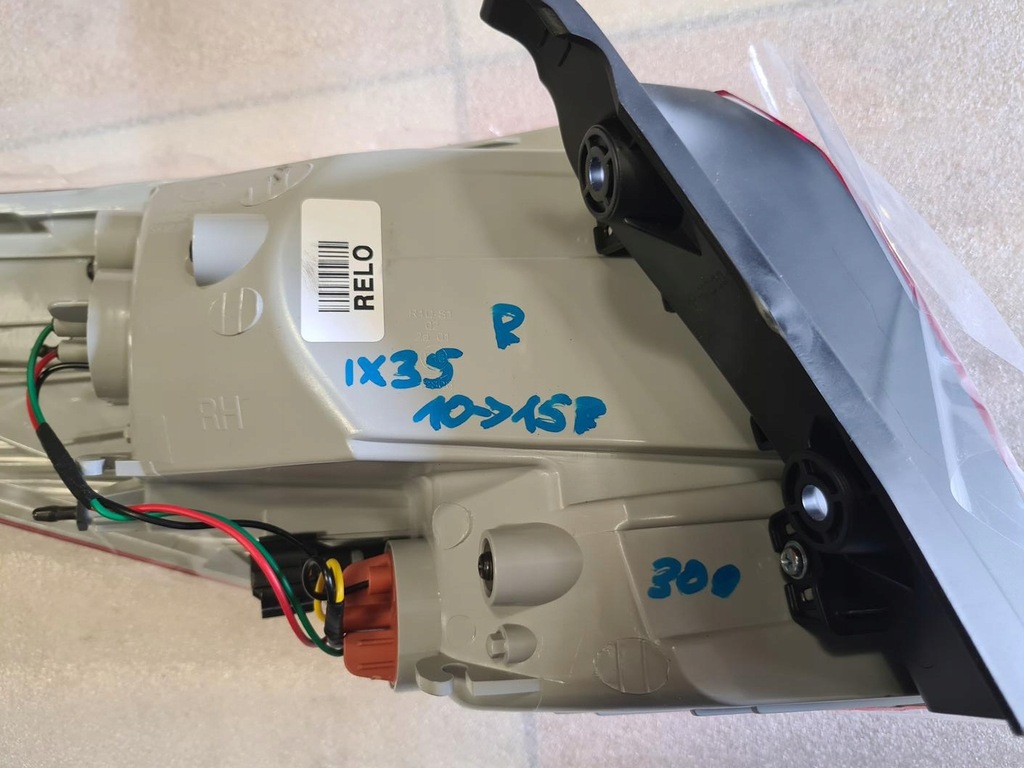 фото №5, Hyundai ix35 2010-2015 rok лампа задня права 924022y000