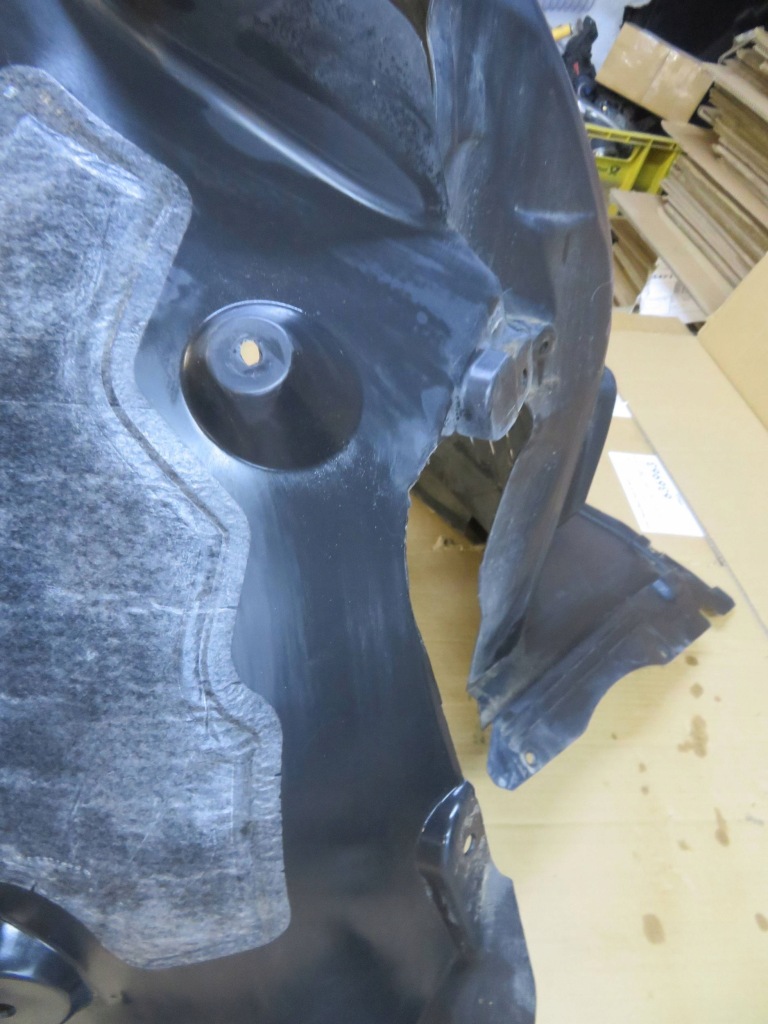 Подкрылок передние левое bmw x1 f48 левое  перед 7356451 в Украине