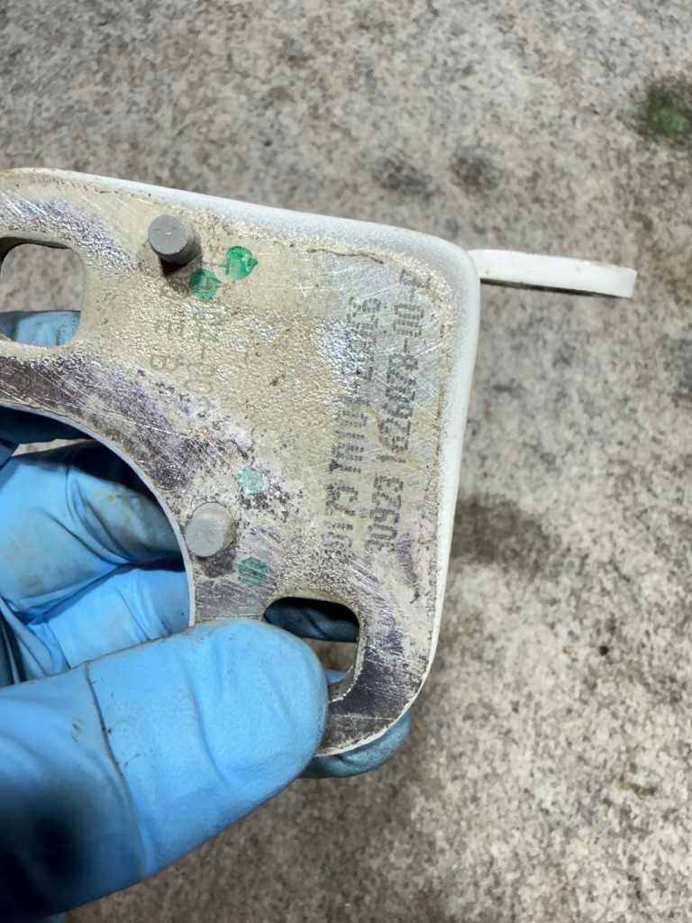 фото №4, Tesla model y петли дверь левая задняя задние