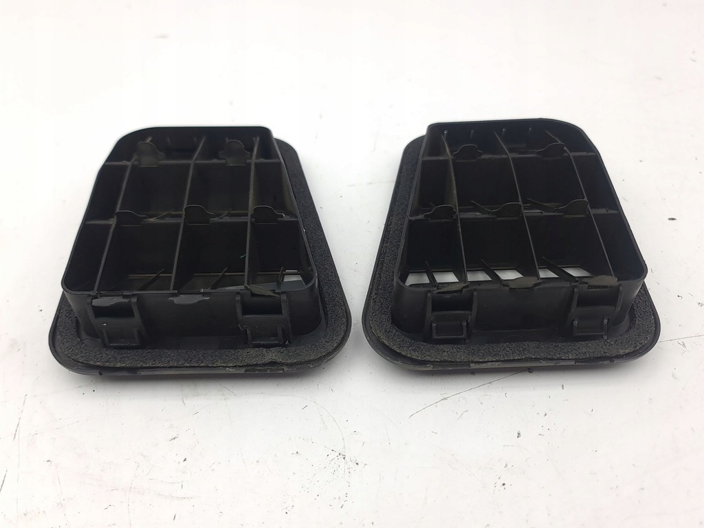 фото №6, Hyundai kona i 2020 комплект решётка вентиляционная pod бампером задним