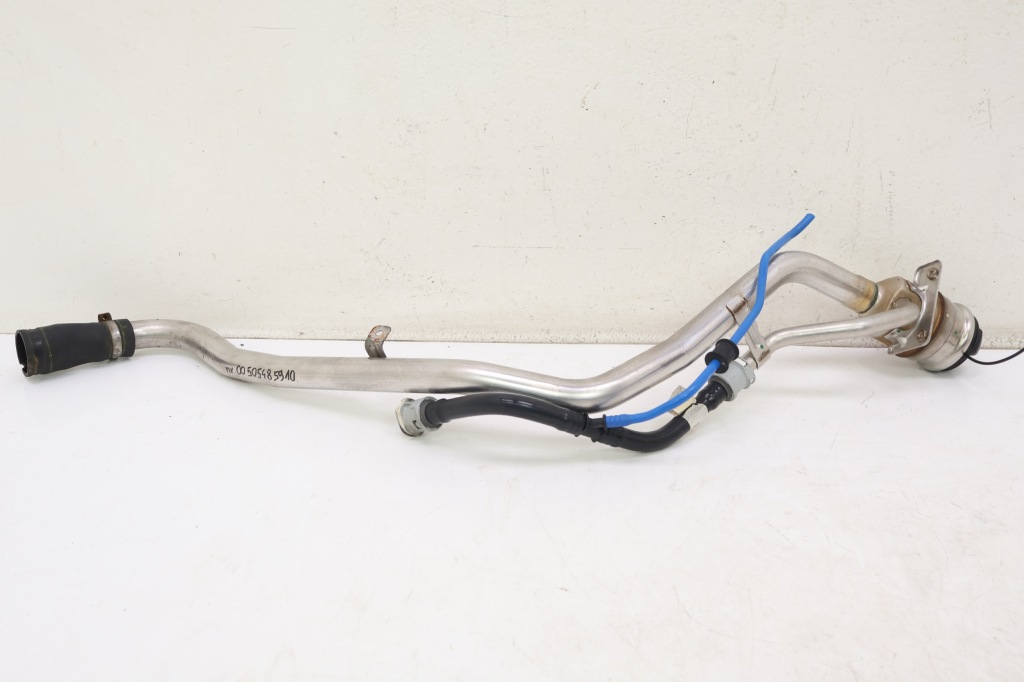 фото №1, Alfa romeo giulia 2.0t заливная горловина топлива 505485910