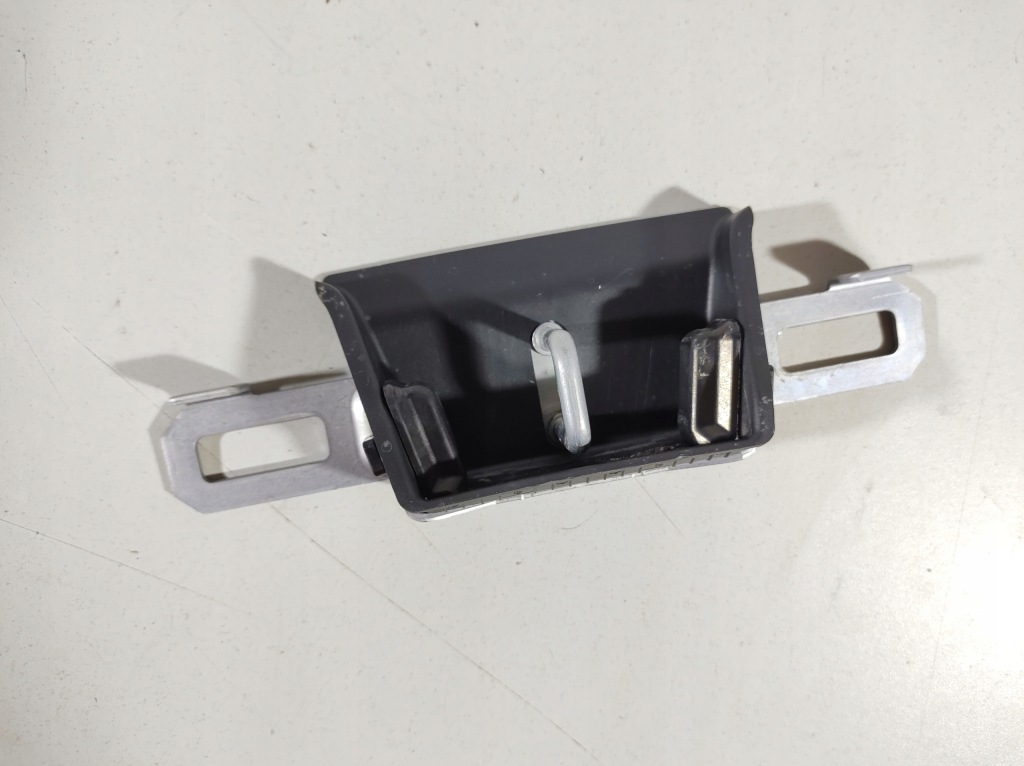 фото №7, Volvo v60 18r- засувка кришки багажника 31455915