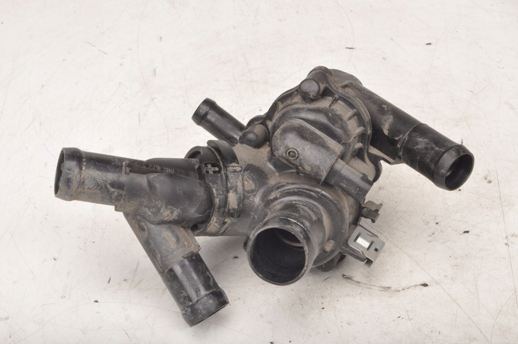 фото №1, Mercedes gla x156 1.6 корпус термостата