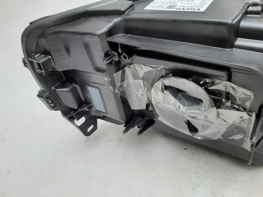 Купити Volvo xc40 рестайлінг  22- фара правий перед передня full led 32293764