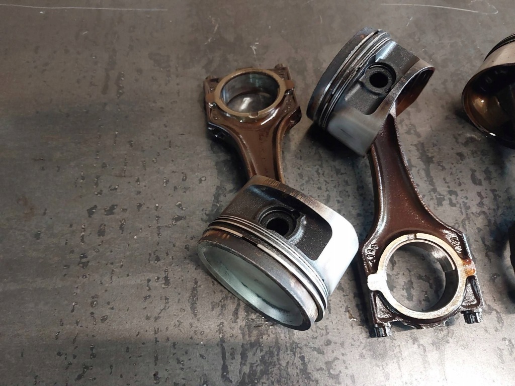 Поршень з шатун bmw 3 e36 318i m40b18 184e1 Недорого