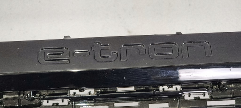 фото №12, Бампер перед передний audi q8 e-tron s-line 4ke 23-