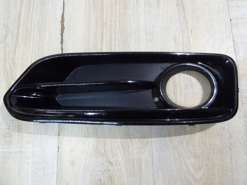 фото №1, Bmw f20 f21 lift sport line правая решётка 7371668