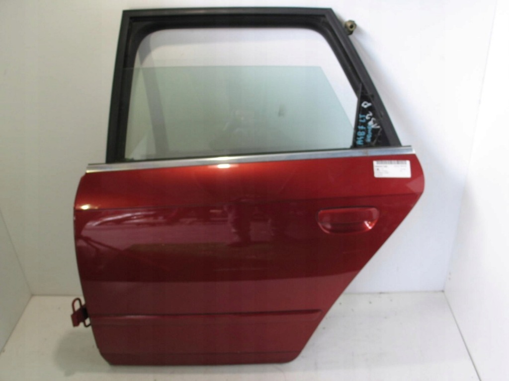 фото №1, Дверь левый задняя audi a4 b7 kombi 04-07r красные