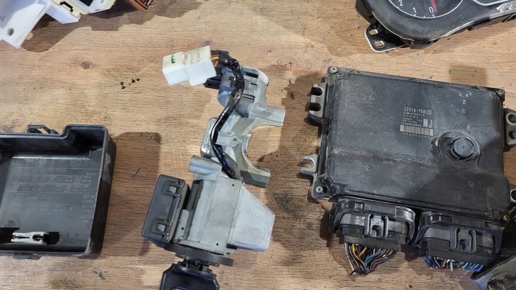 фото №7, Набор стартовый set suzuki sx4 i sedici 06- 1,6b 33910-75kc2 112400-0542mj