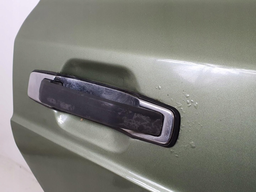 Дверь правый задний  задние 876 mercedes w126 Цена