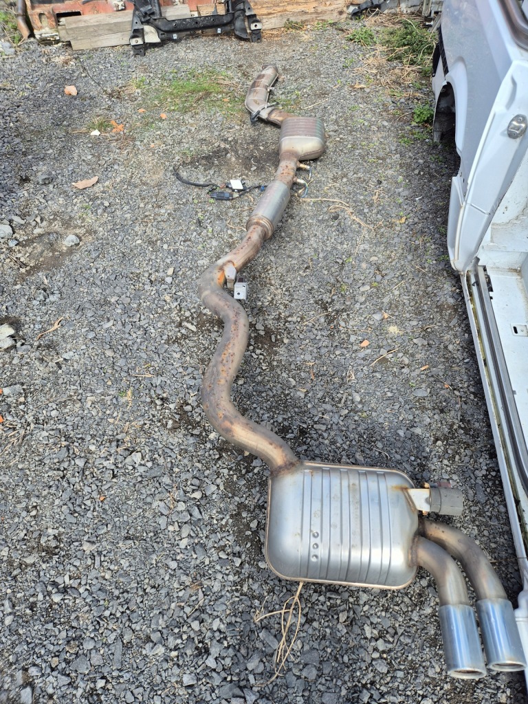 фото №1, Bmw f30 f31 гаситель 8594597