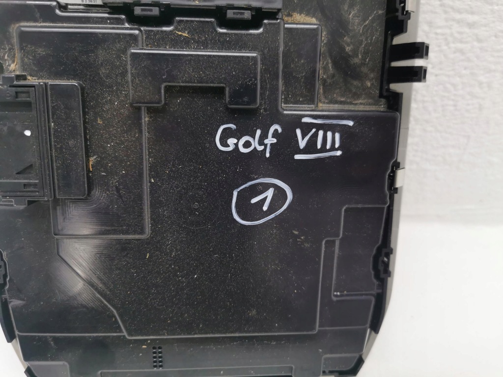 фото №5, Лампа потолочный vw golf viii 5h0959561as 20-24