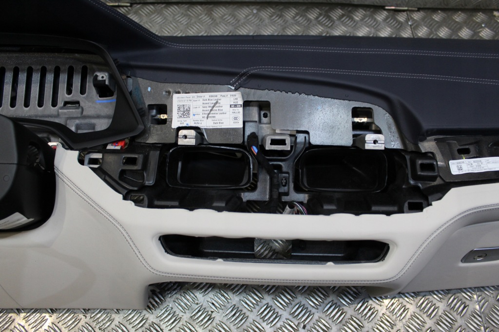 фото №7, Bmw x5 g05 x6 g06 g07 приборная панель приборная панель  кожа nachtblau elfenbein