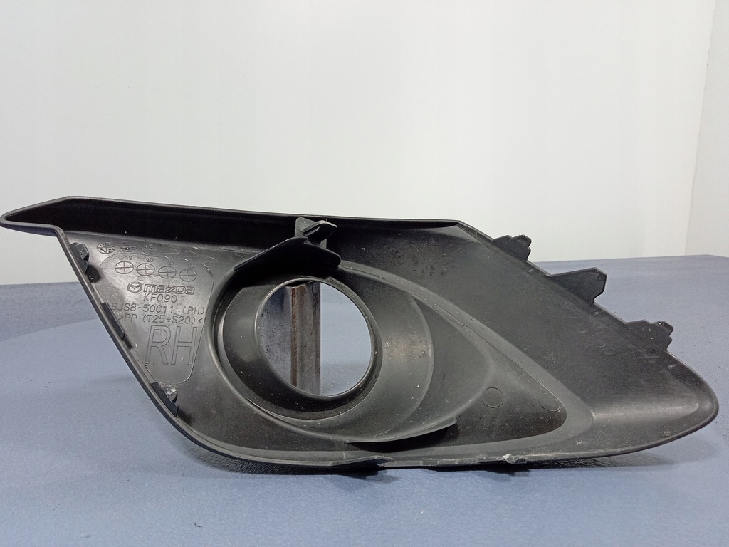 фото №9, Mazda 3 bm решётка бампера перед правая bjs8-50c11