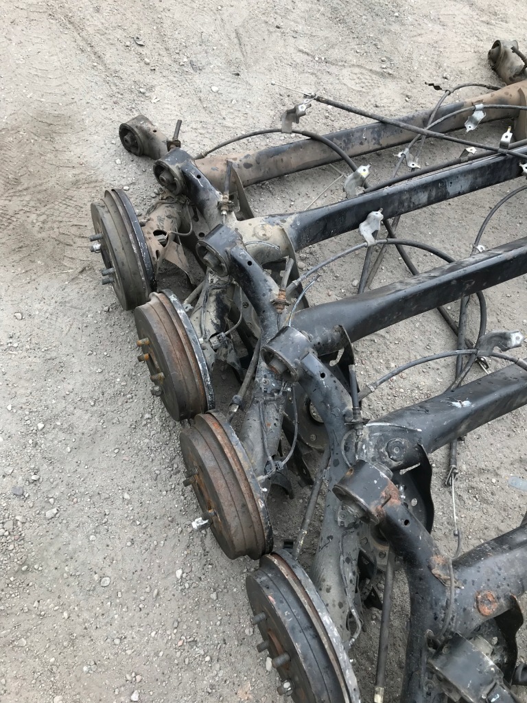 Балка вісь  задній задня toyota yaris 3 гальмівні барабани рік 11-20 w-wa Зі Шроту