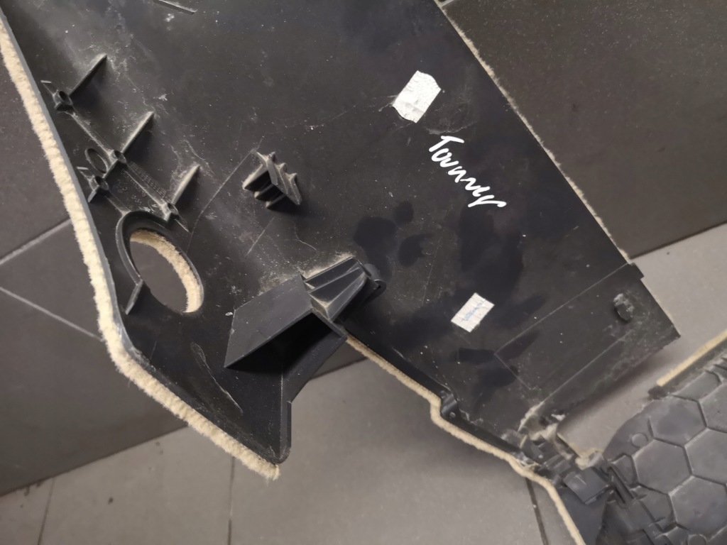 фото №9, Защита корпус сиденье правая vw touareg 7l0881328