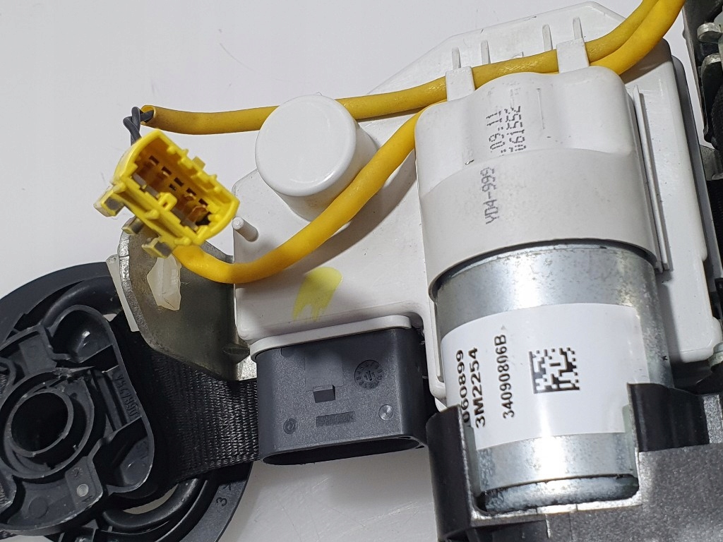 Audi a6 c7 ремень безопасности правый  перед доводчик 4g8857706j super состояние Доставка