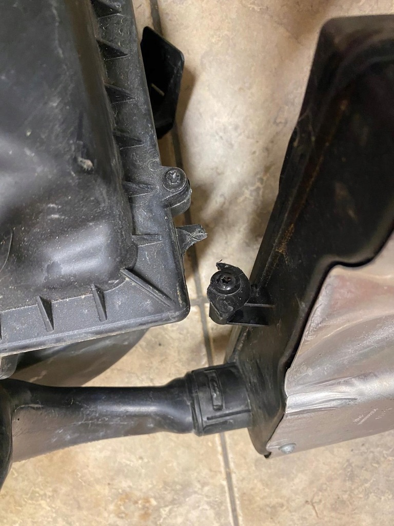 фото №5, Корпус фільтра резонатор bmw x5 g05 x6 g06 748506