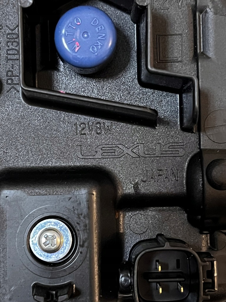 фото №10, Противотуманная фара подсветка поворота lexus nx 22- левый