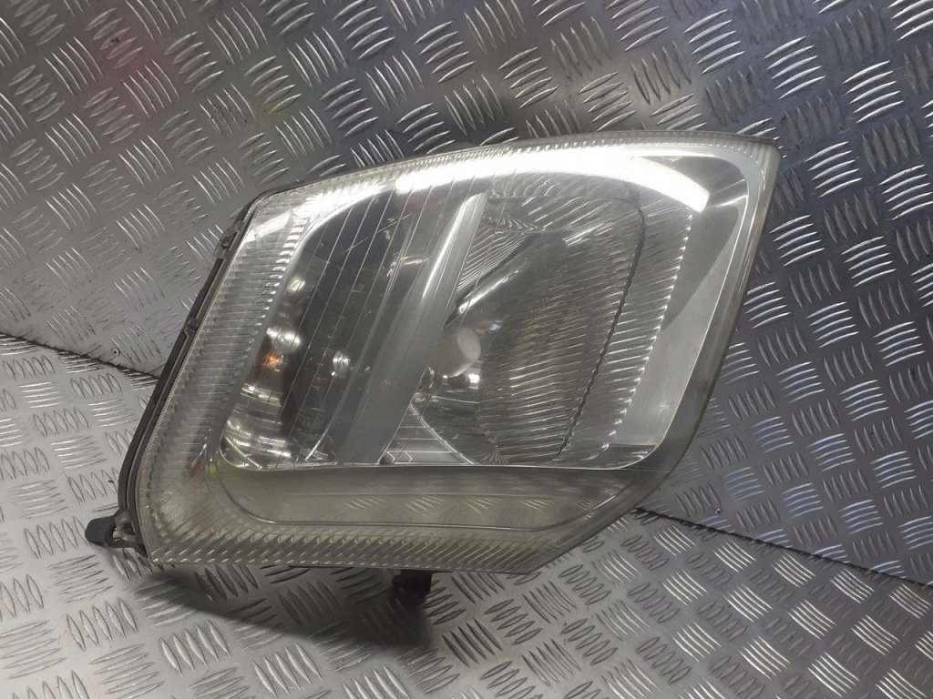 фото №1, Лампа правая передняя citroen c2 1.4 9680128180