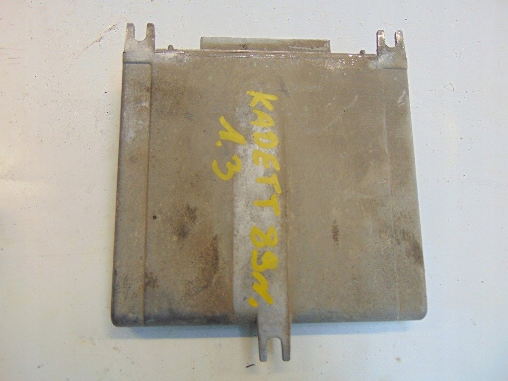 Opel kadett e 1.3 89r блок керування бортовий комп'ютер 16061100 в Україні