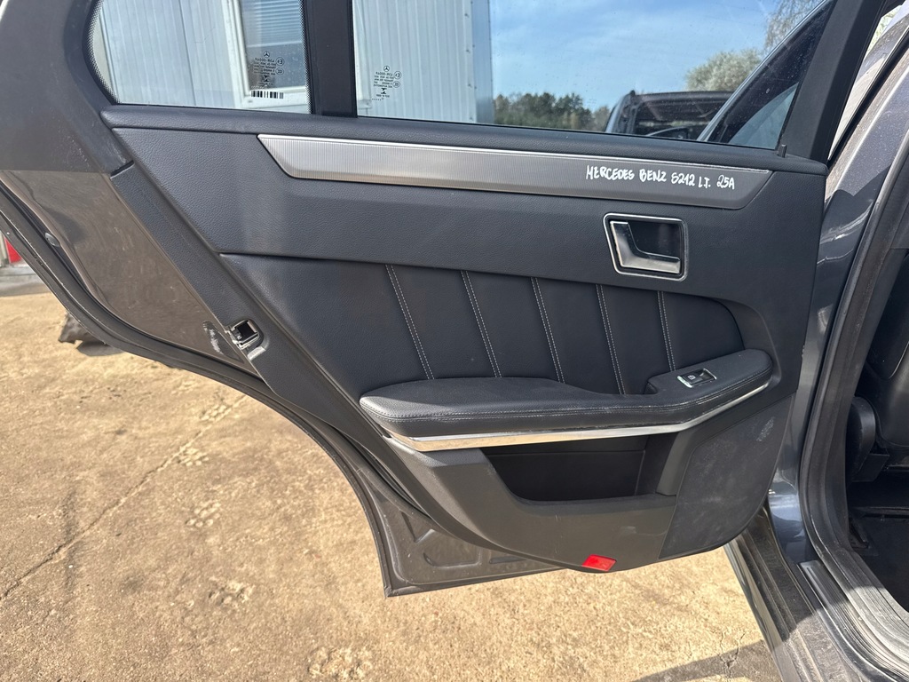 фото №7, Mercedes s212 w212 lift kombi комплект сидений обшивка дверей обшивки сиденья заднее сиденье