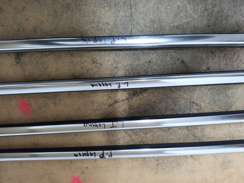 фото №3, Молдинг ущільнювач правий задня renault laguna iii