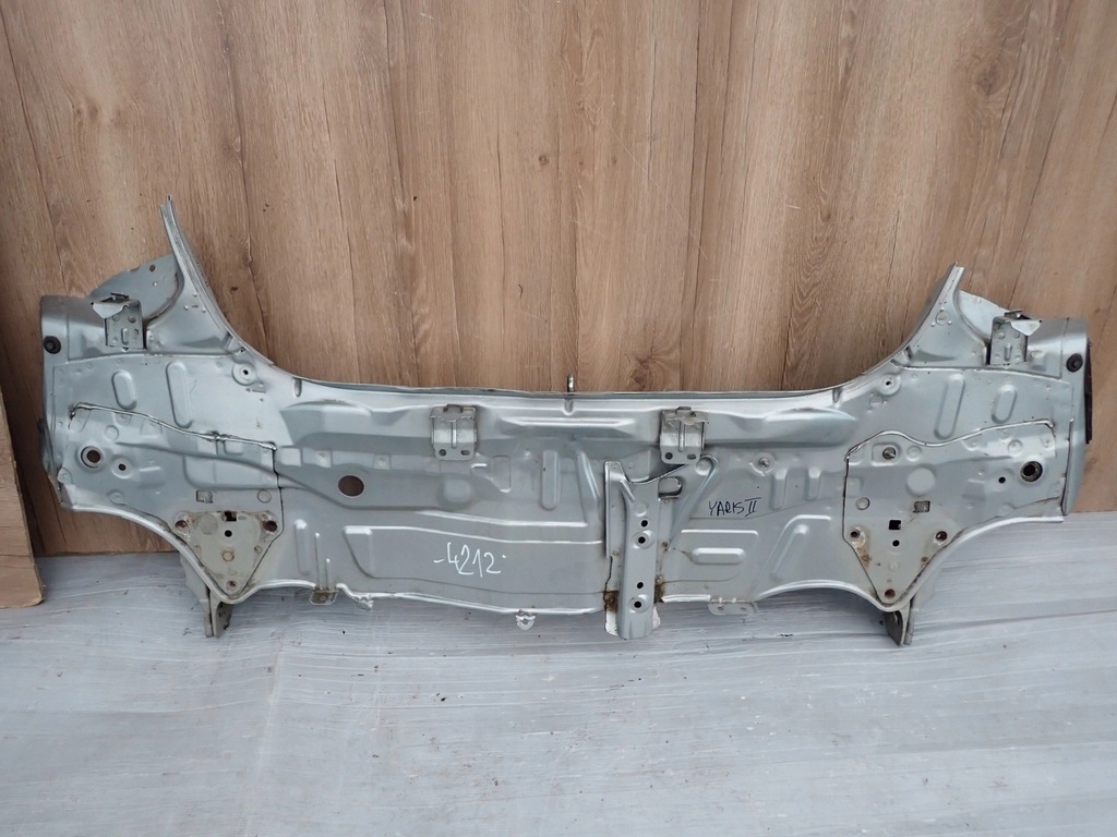 фото №1, Toyota yaris ii 06-11 pas задній