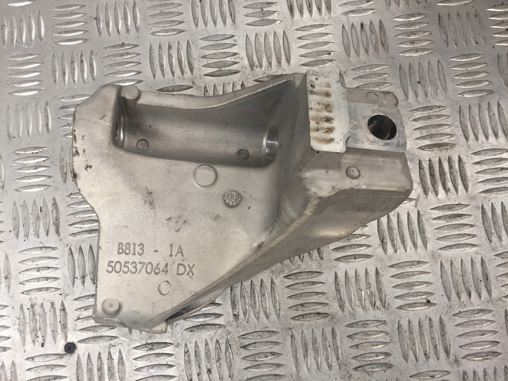 фото №1, Кронштейн двигателя правая 50537064 alfa romeo stelvio 2.0