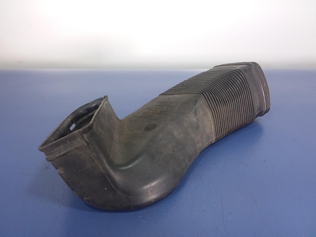 фото №1, Audi a6 c5 2.8 v6 труба повітрозабірник повітря 8d0129617e