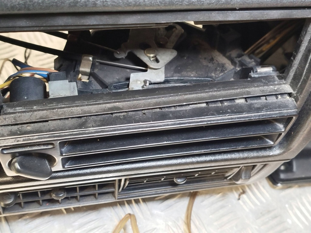 фото №5, Volkswagen golf ii 1991 панель приладів панель приладів приладова лічильник панель обдув