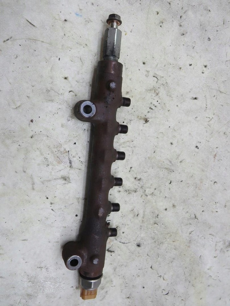 фото №1, Молдинг впрыскная outlander iii 2.2 did