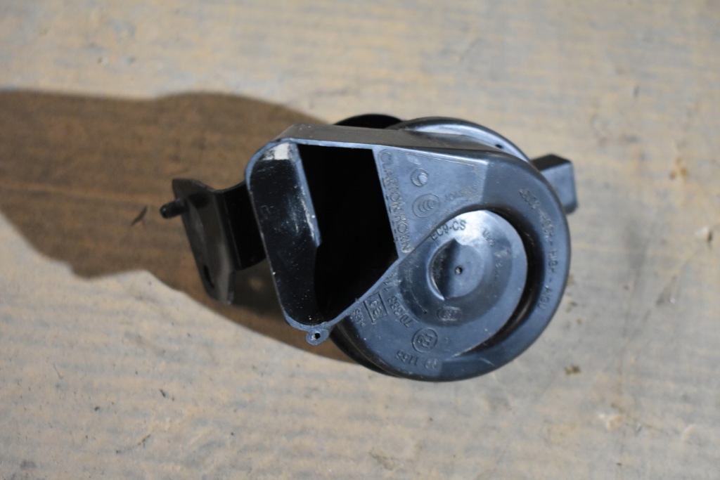 фото №1, Idealna сирена клаксон правый porsche panamera 971 1