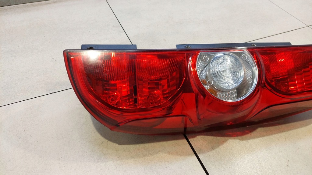 фото №9, Лампа правый задняя fiat doblo iii 1.3 20570748