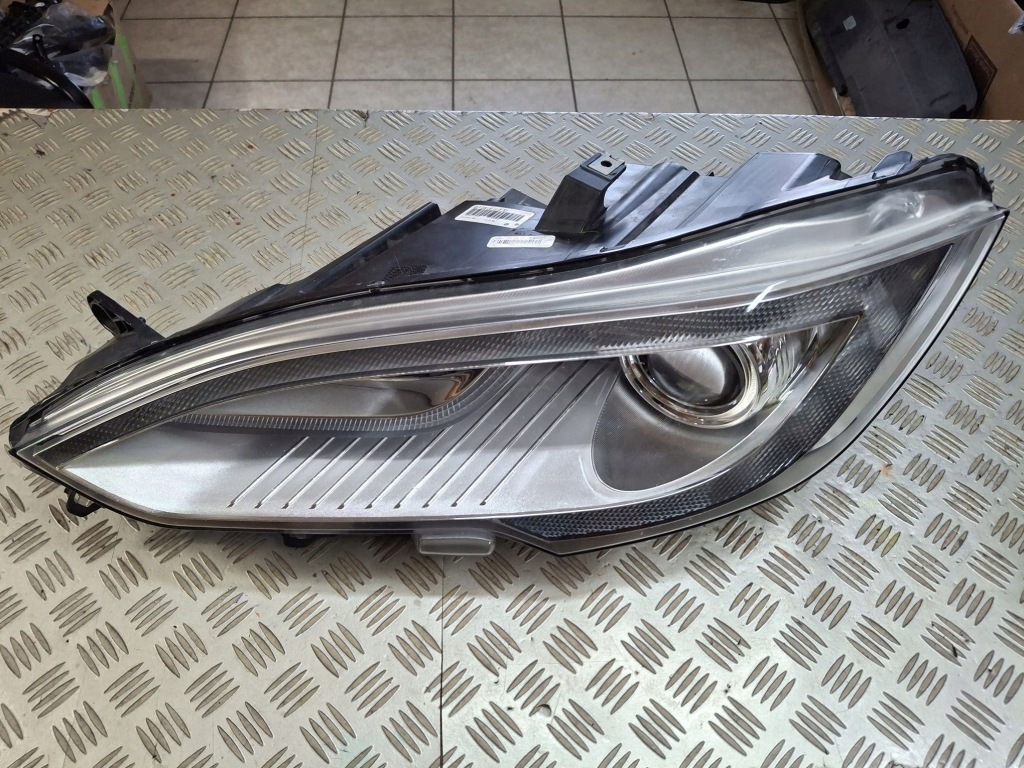 Купити Лампа ліва передня bi-xenon tesla s 2012r- 2016r