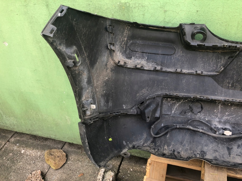 Бампер задній задній citroen c4 cactus 14- pdc датчики чорний комплектний Оригінал