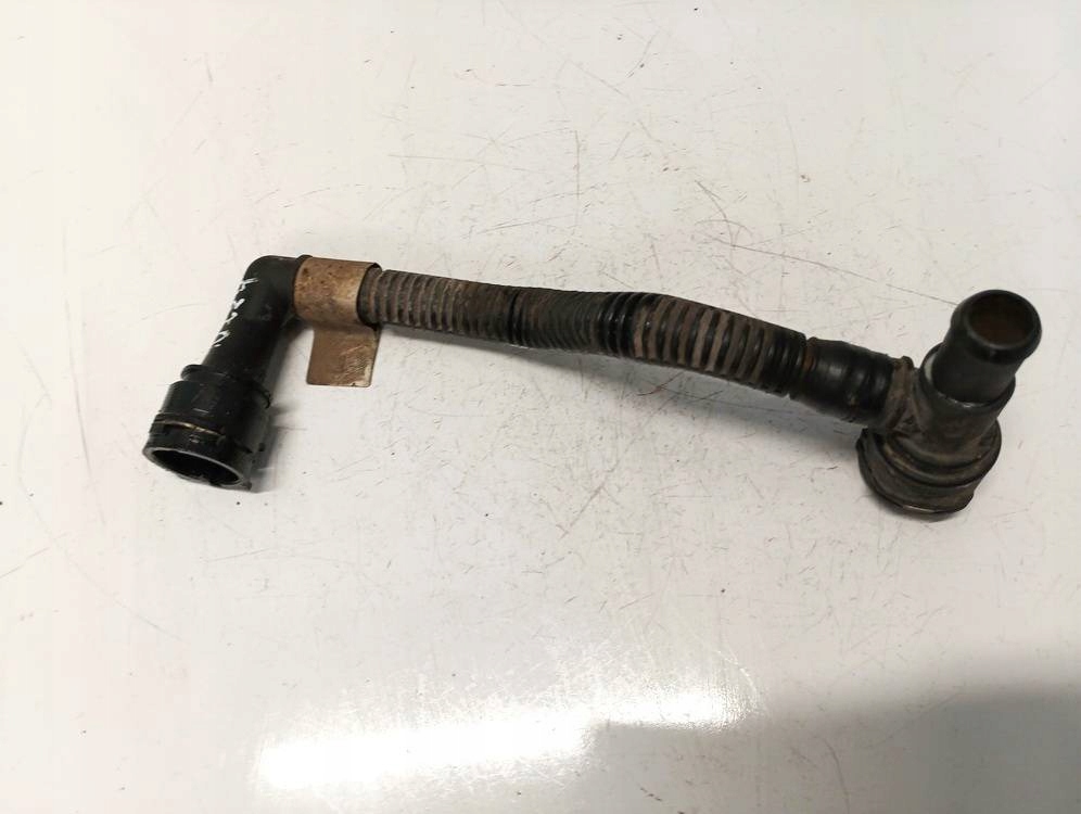 Купить Opel insignia пабтрубок  водяной 2011 2.0l 55566096