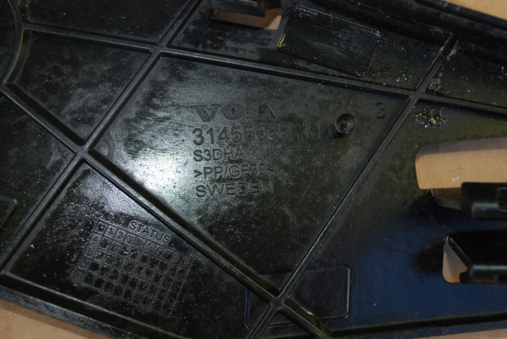 Купить Volvo s60 v60 v60cc ii левый кронштейн направляющая бампера перед 31455652