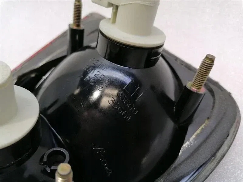 Bentley arnage t left rear light pm111391pa tail Оригинал