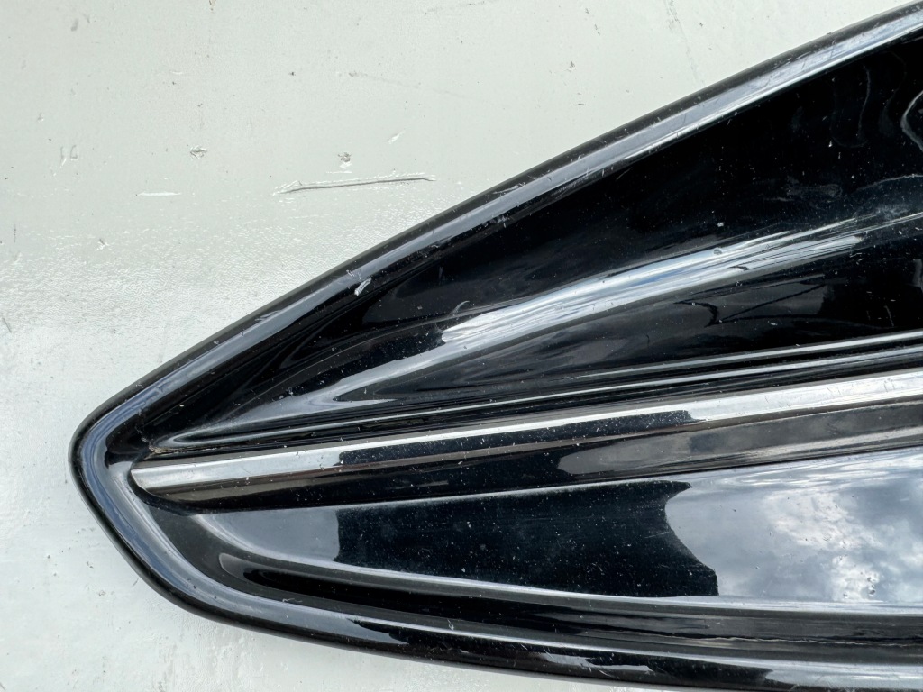 Hyundai i30 3 3 рестайлінг  20r- решітка бампера перед передня права Оригінал