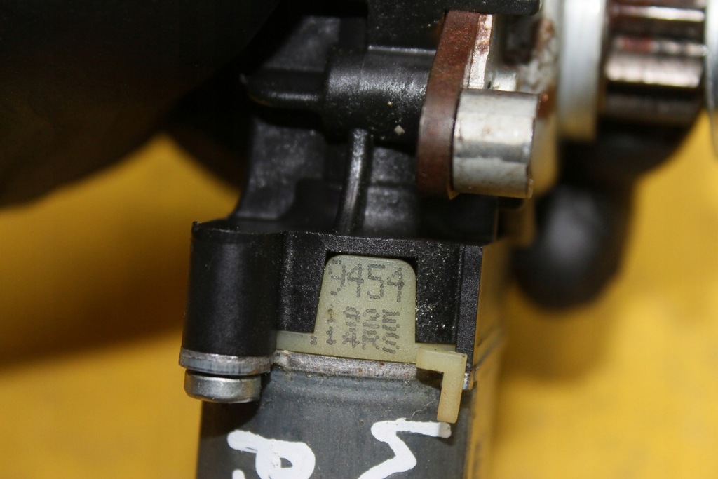 фото №6, Моторчик сиденье правый перед mercedes w211