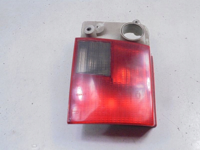 фото №8, Audi a6 c4 лампа задня права з кришки kombi