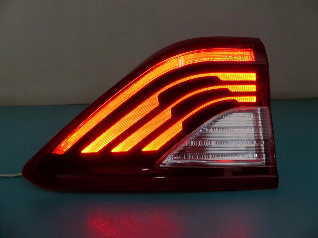 фото №4, Лампа задняя левая крышки led kia stonic 17-20