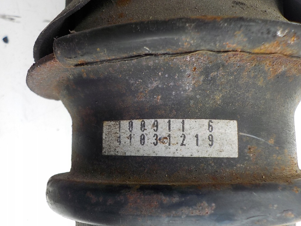 фото №7, Nissan 370z 3.7 v6 кронштейн подушка двигателя левая lub правая