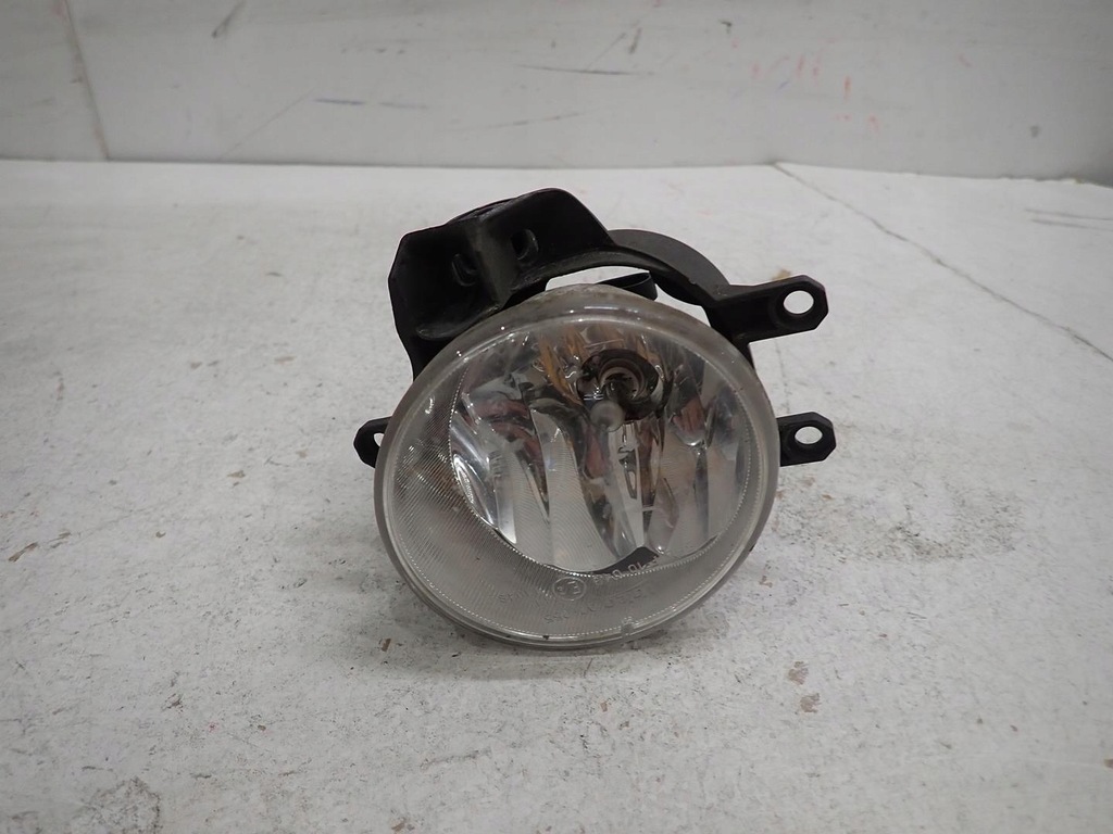 фото №1, Противотуманная фара правый toyota avensis t27 verso 81210-02110