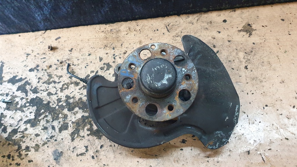 фото №1, Mercedes w203 2.7 cdi поворотний кулак правий перед